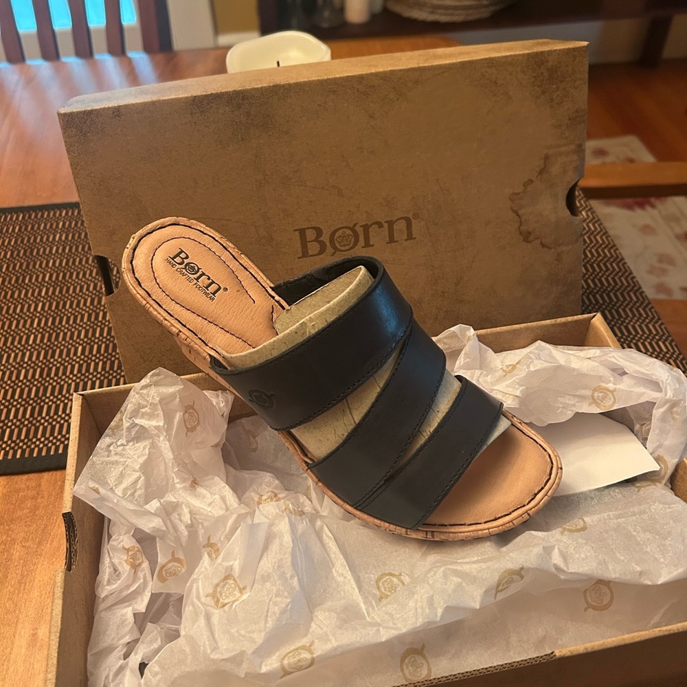 Born Sandals! - Picture 4 of 5
